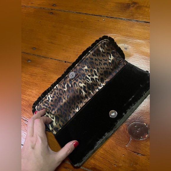 Velour green clutch ruffle trim animal print lining NWOT long elegant - Picture 3 of 9